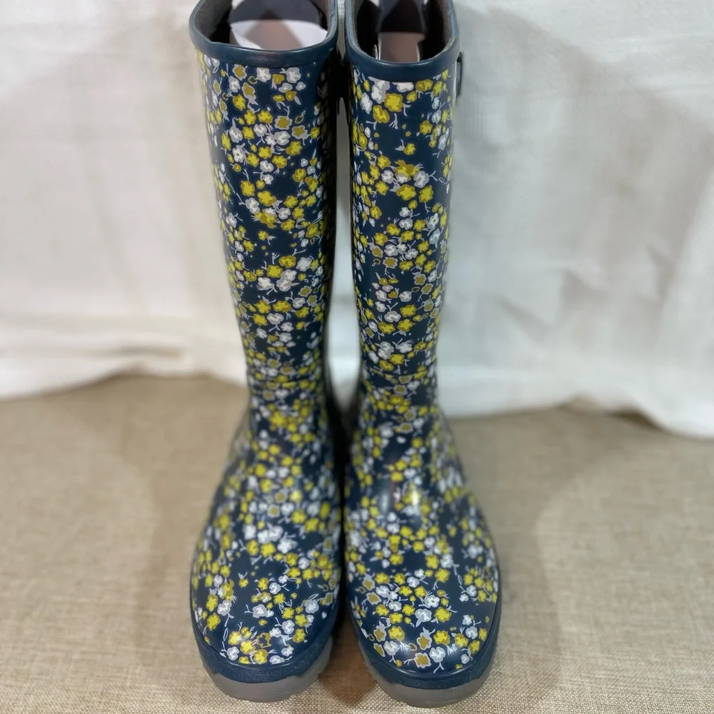 BOGS Womens Amelia Navy and Multi Color Floral Tall Rain Booโฆ - Picture 6 of 10